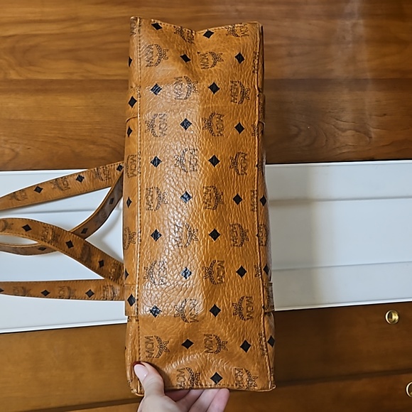 MCM Brown Visetos Shoulder Bag - Picture 6 of 11